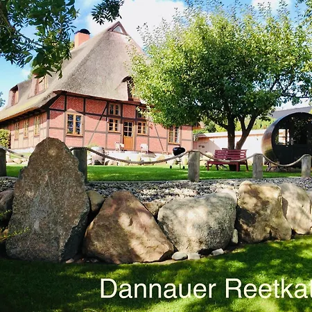Dannauer Reetkate - Wiesenblick Apartamento *